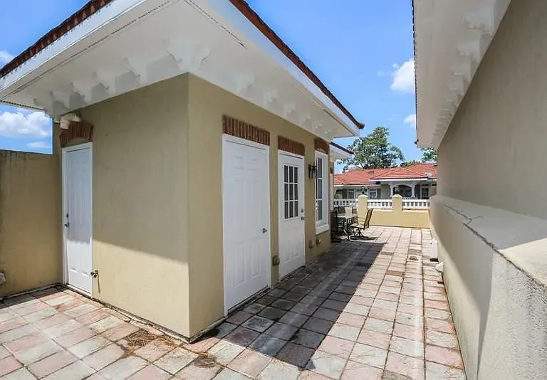 806 Clifton Heights Ln — Photo 22