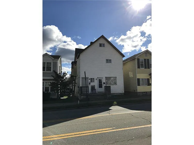 423 Lloyd Ave photo 1