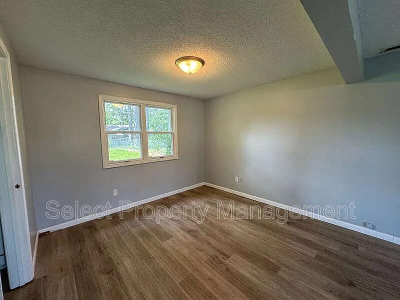 4 bed, 3.0 bath, 1748 sqft, $1,949 — Photo 4