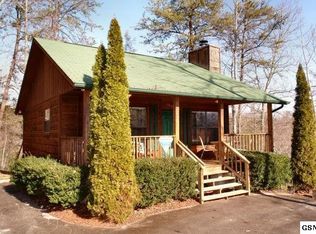 520 Parton Dr, Gatlinburg, TN 37738