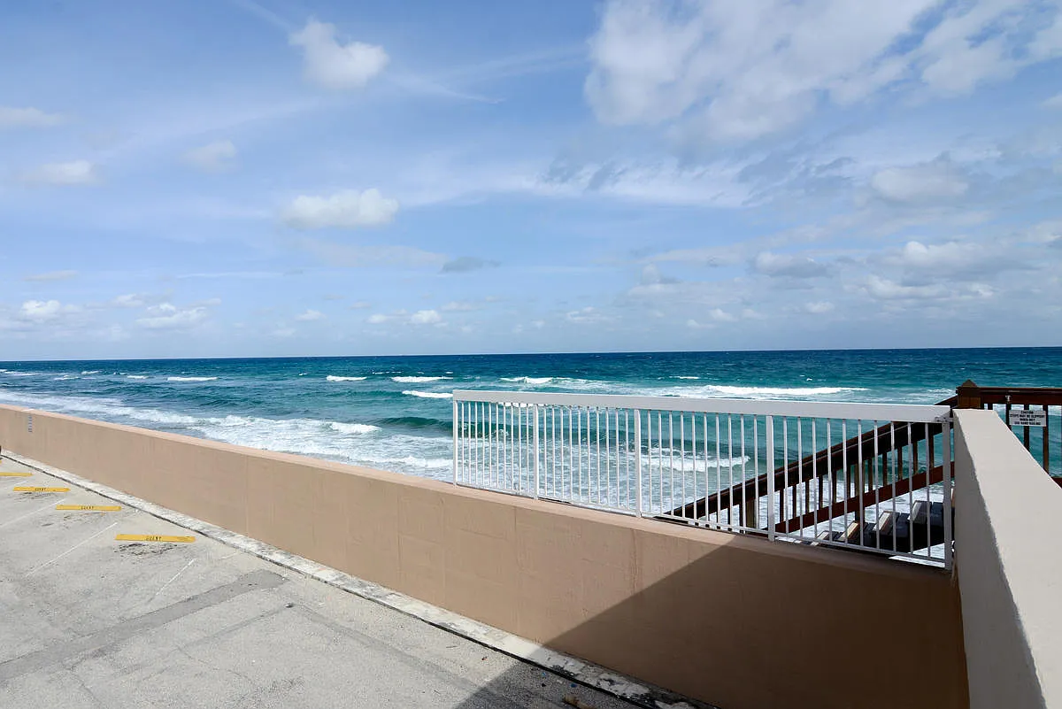 Patrician of Palm Beach — Photo 2