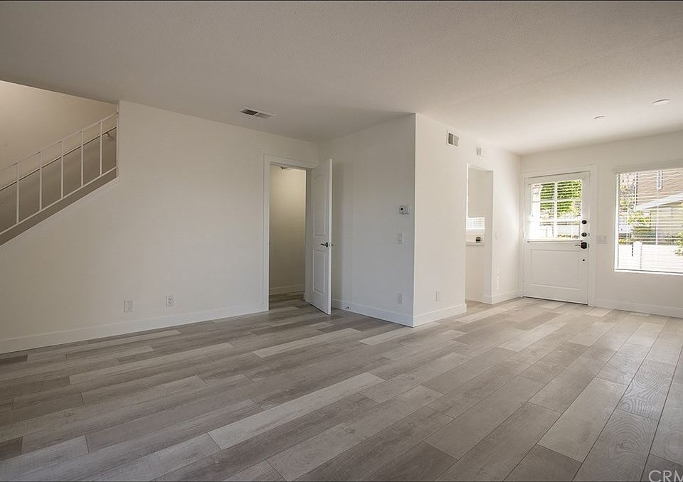 1st image of 2 Allenwood Ln