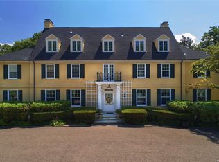 16 Forest Ct, Syosset, NY 11791