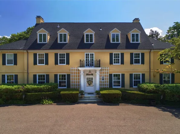 16 Forest Court, Oyster Bay Cove, NY 11791