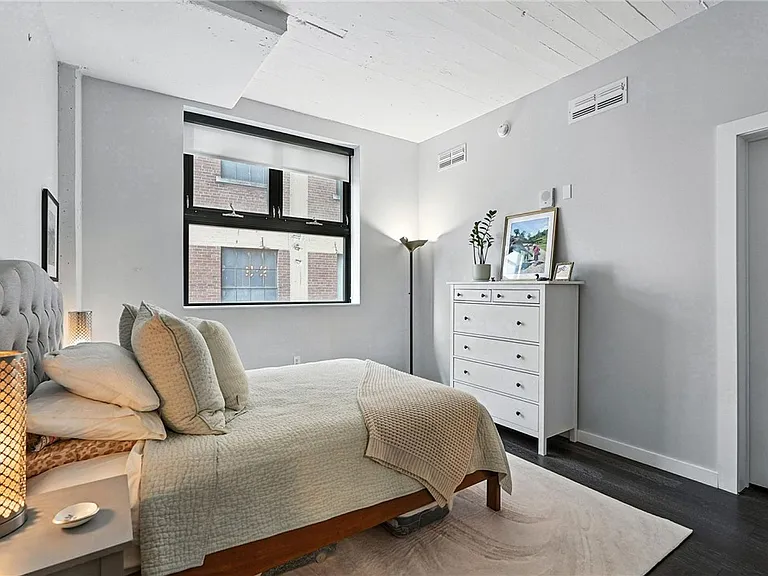 2545 Penn Ave #208 — Photo 14