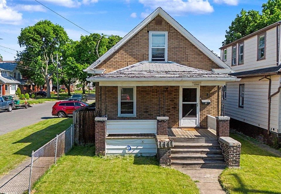 1st image of 1702 Niagara St