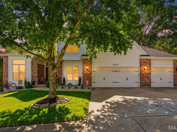2942 Marchbanks Pl, Saint Louis, MO 63129