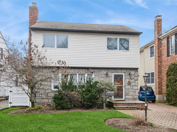 25 Adams Street, Floral Park, NY 11001
