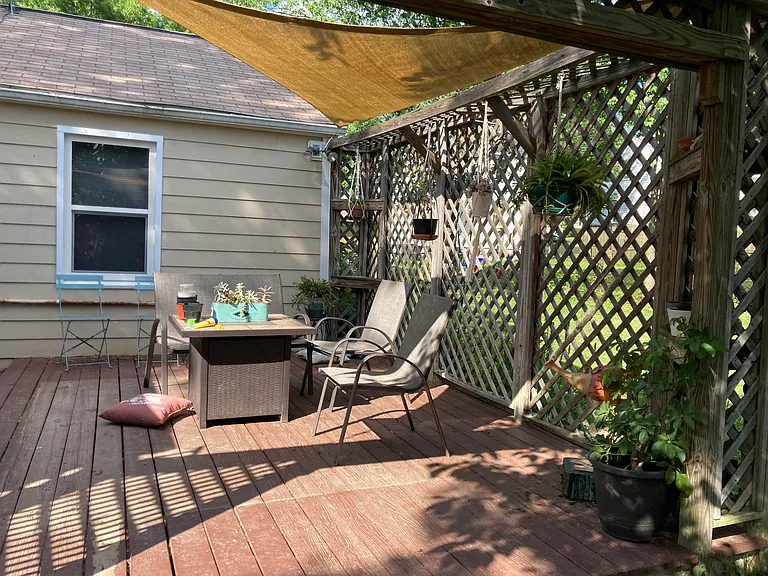 12503 Livingston St — Photo 6