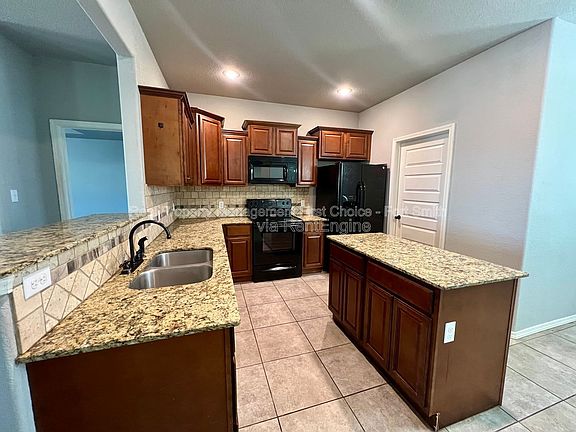 5th image of 423 Ridge Point Dr