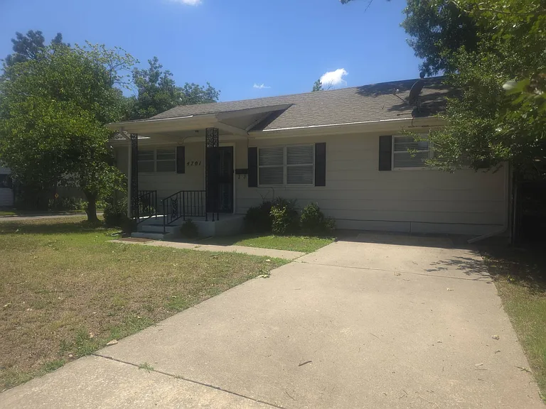4701 N Peniel Ave — Photo 2