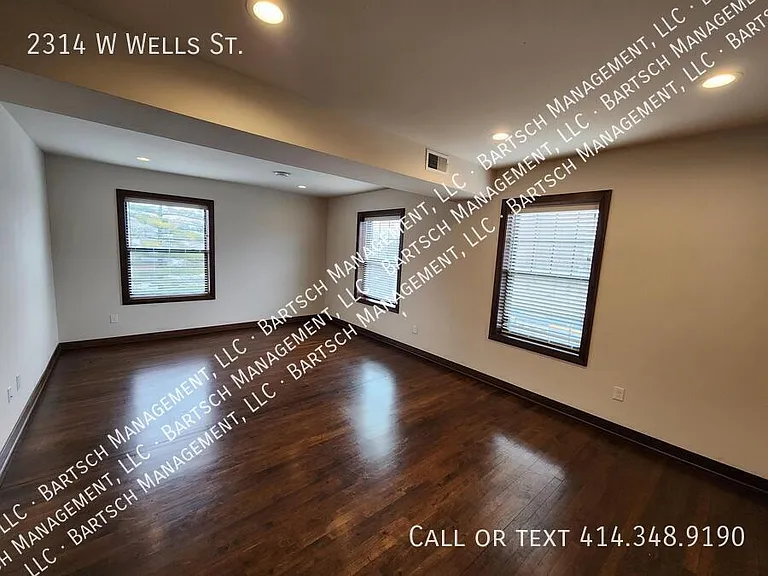 2314 W Wells St — Photo 3