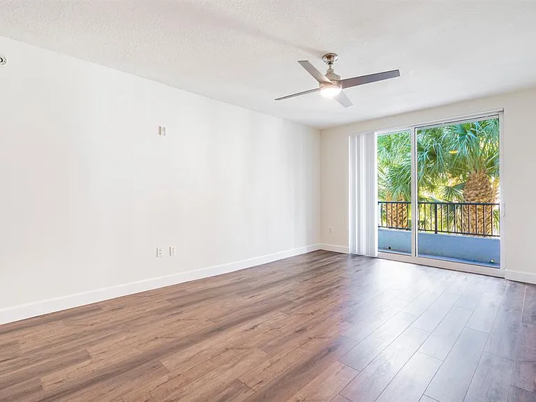 2421 NE 65th St #309 — Photo 3