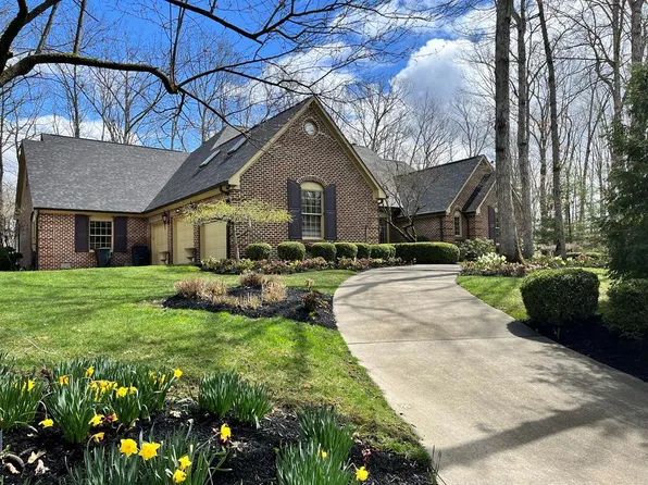 1102 Lake Dr, Daniels, WV 25832