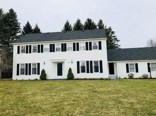 69 Bromley Rd, Pittsford, NY 14534