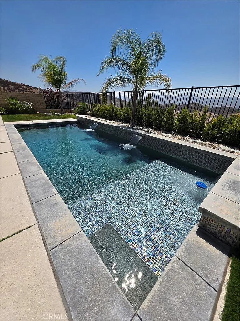 5 bed, 3218 sqft, $6,700 — Photo 3