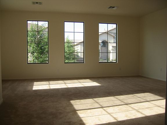 3rd image of 15641 W Mescal St