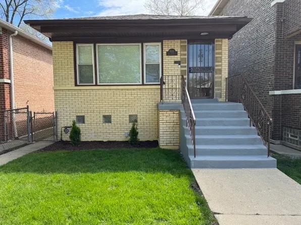9319 S Paxton Ave, Chicago, IL 60617