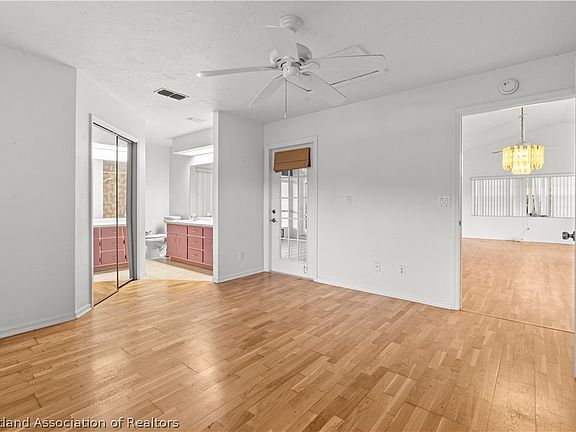 3rd image of 333 Cardinal Rd