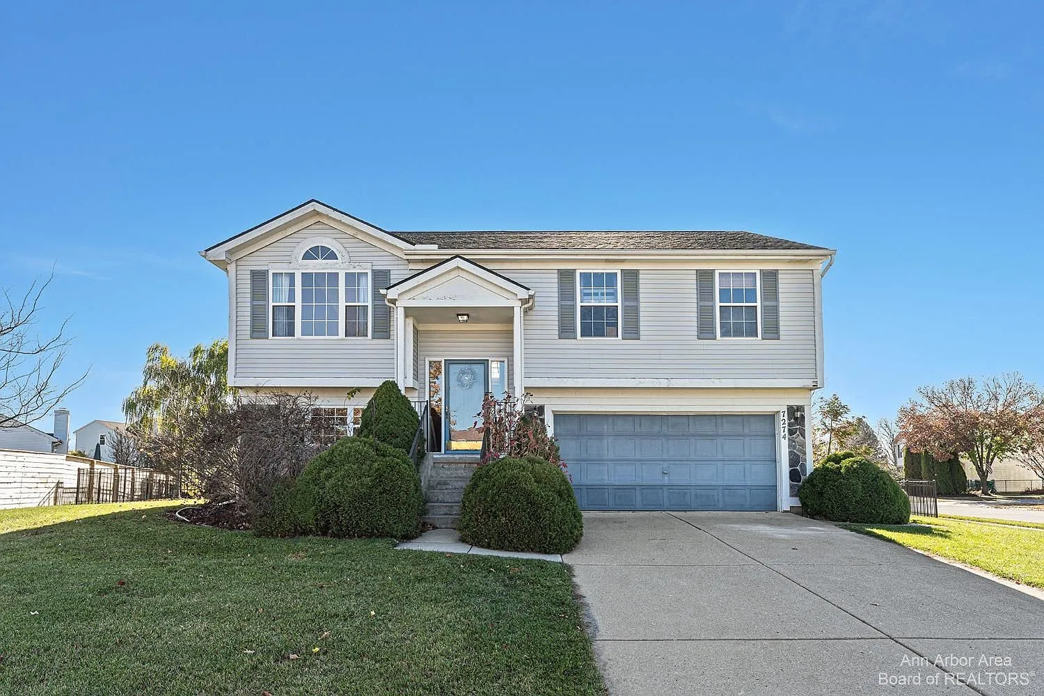 7274 Sea Mist Dr photo 1