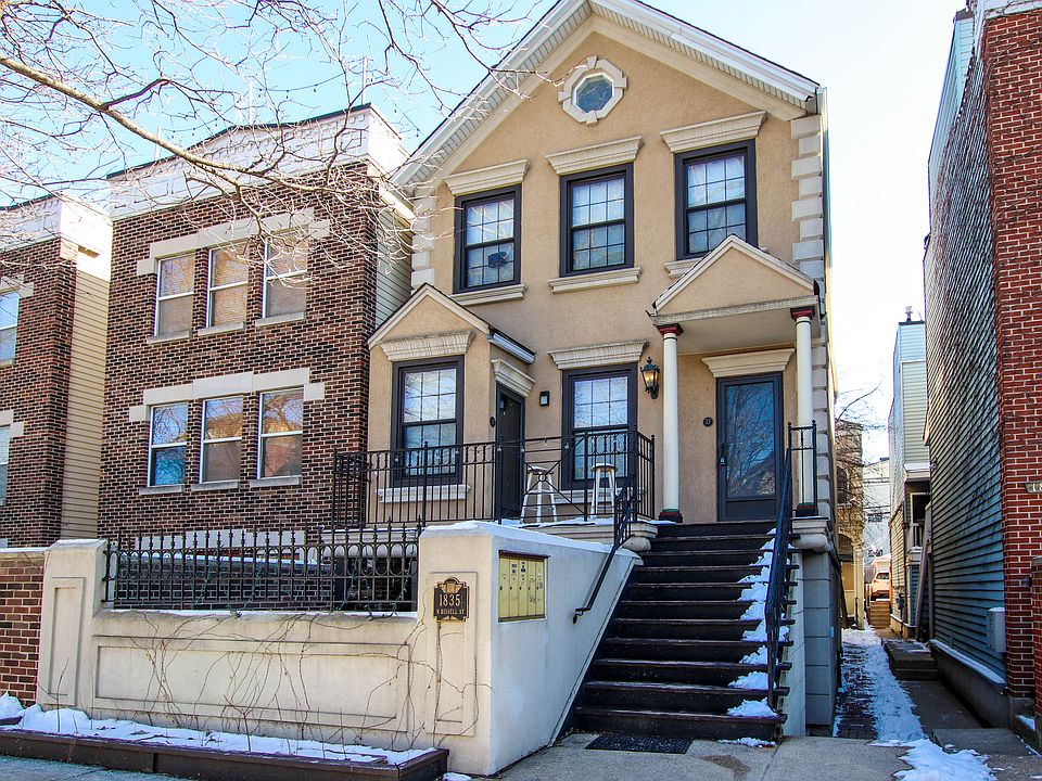 1st image of 1835 N Bissell St APT 3F