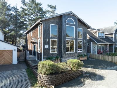 163 W 1st St, Cannon Beach, OR, 97110