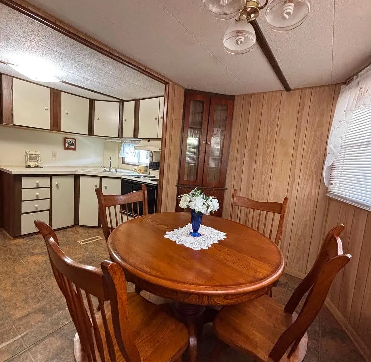 2 bed, 720 sqft, $1,400 — Photo 4