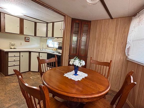 4th image of 37031 Karen Ave