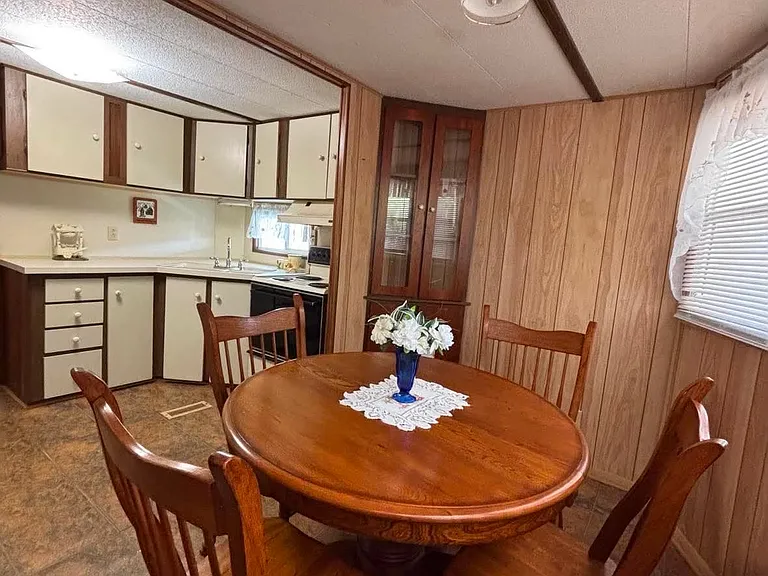 37031 Karen Ave — Photo 4