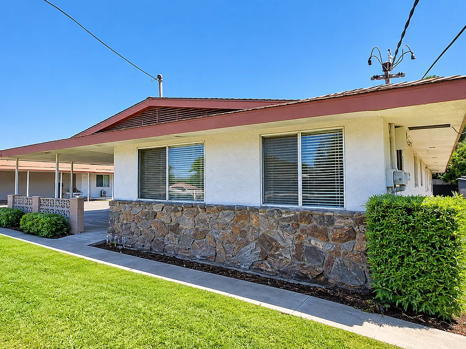 4302 - 4312 E Sierra Madre