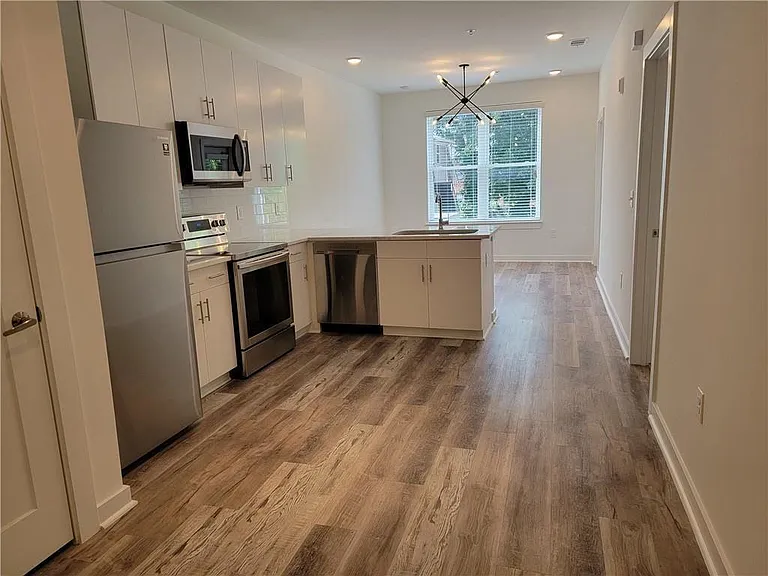 525 Parkway Dr #306 — Photo 5