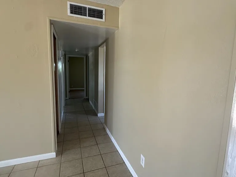 112 Manson Dr — Photo 3