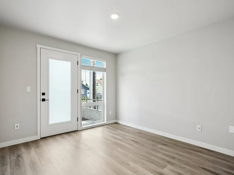 5480 NE 36th Ave — Photo 24