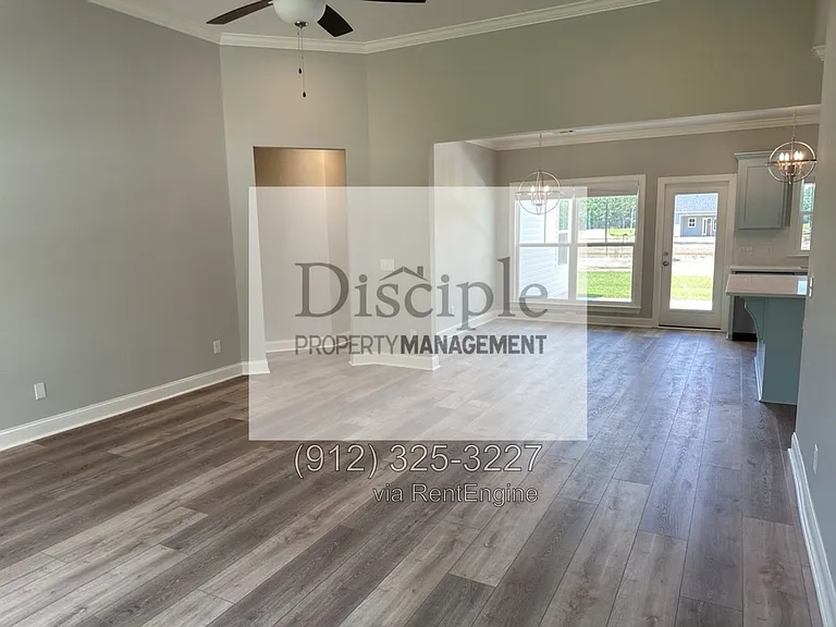 79 Ennis Rd — Photo 6