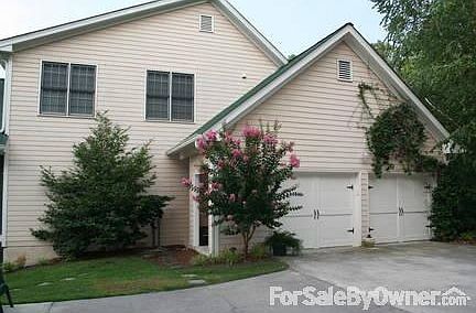Side View of the House/Garage
						:
						Nice size attached garage.