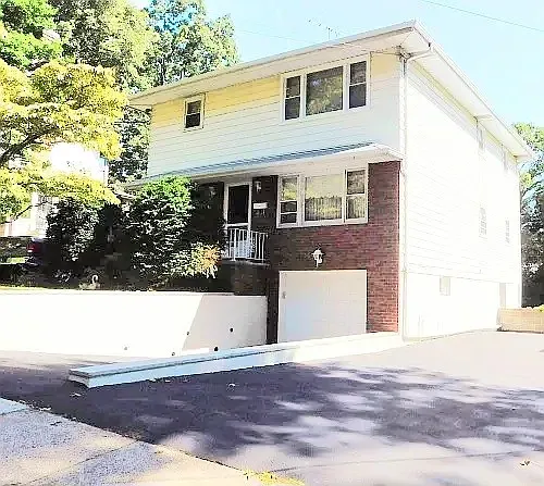 29 Woodland Rd #2 — Photo 1