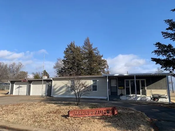 704 Woodland Ave, Minneapolis, KS 67467