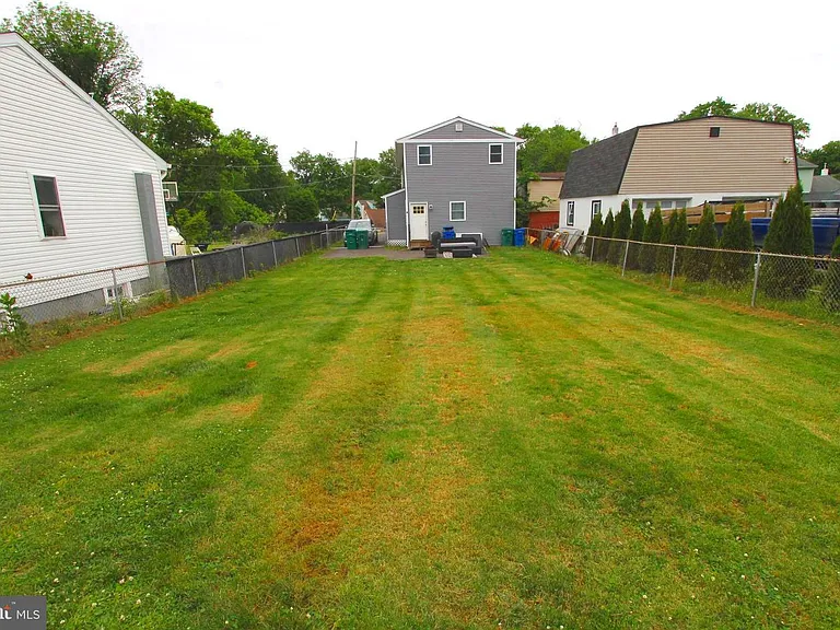 1807 Parkview Ave — Photo 21