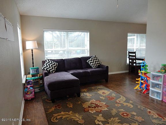 2nd image of 100 Ivy Lakes Dr