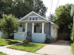 806 Fayette St, Lansing, MI 48910