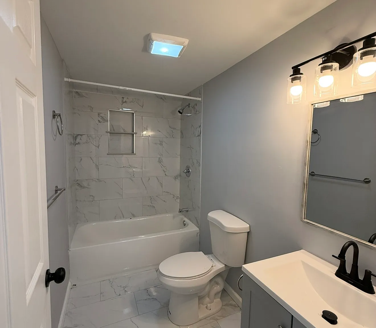 37-39 Mahl Ave — Photo 3