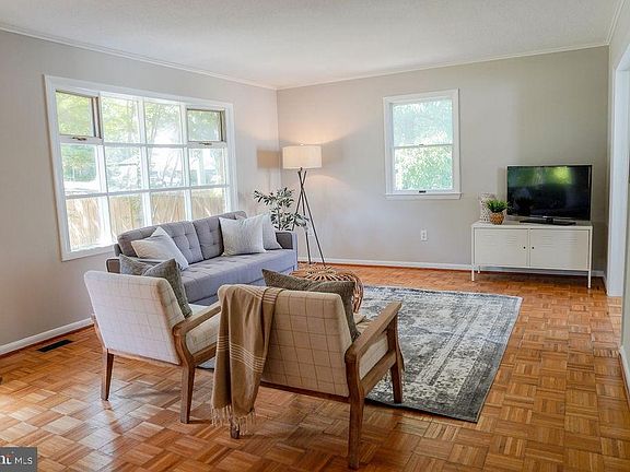 4th image of 1132 Skyway Dr