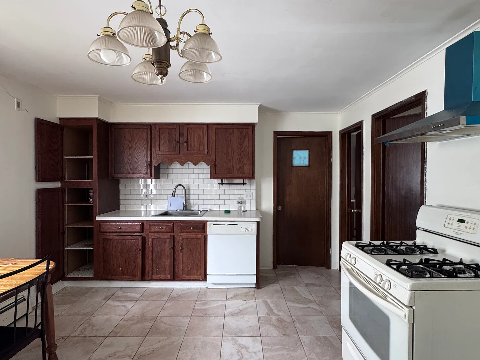 2 bed, 1100 sqft, $1,200 — Photo 4