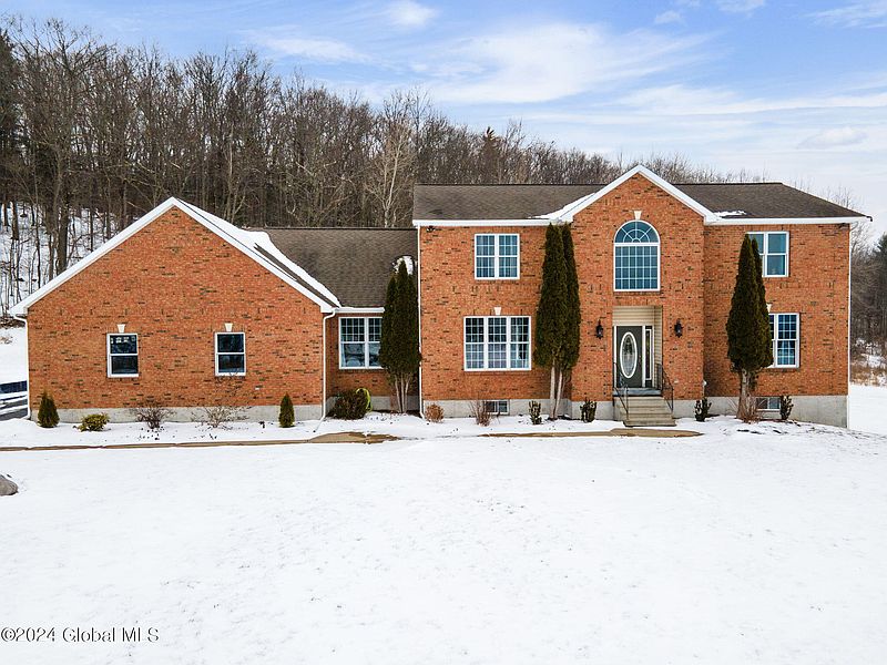 4th image of 2680 Currybush Road