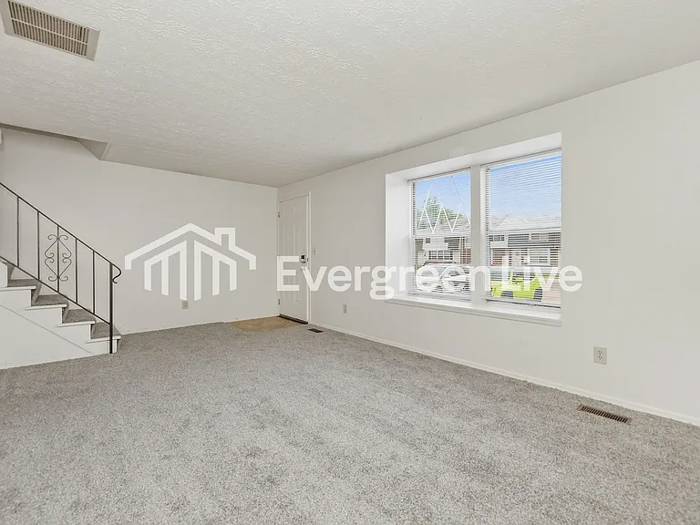 7803 Mount Hood Dr — Photo 4