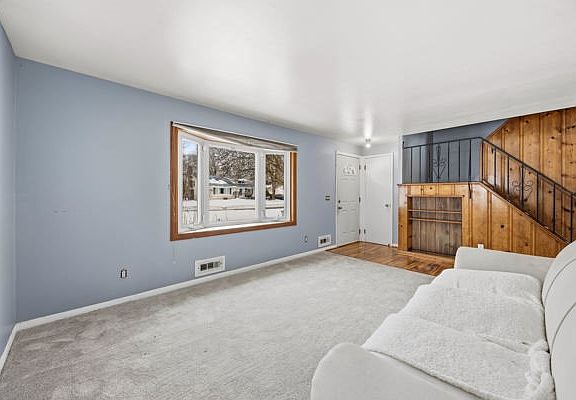 5th image of 51 Caroline Dr