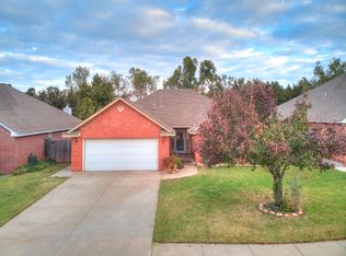 613 Katelyn Ln, Mustang, OK 73064