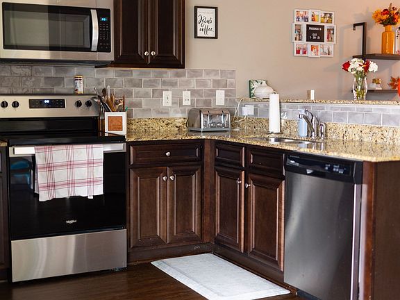 3rd image of 784 Dawsons Park Way