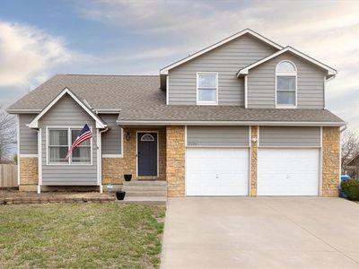2101 Rock Creek Dr, Tonganoxie, KS, 66086