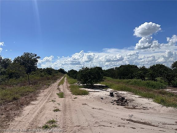 3rd image of 955 Arbuckle Creek Rd